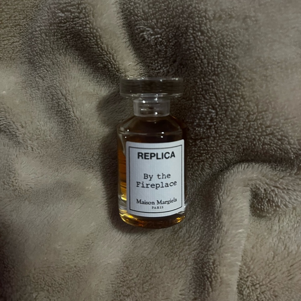 Replica by the fireplace miniature perfume